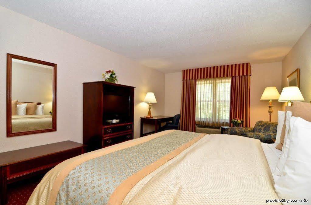 Best Western Plus Morristown Inn-Florham Park Room photo